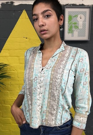 BLUE COLLARED TOP