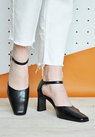 90S CLASSIC MARY JANES