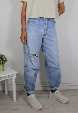 levi's distressed mom jeans