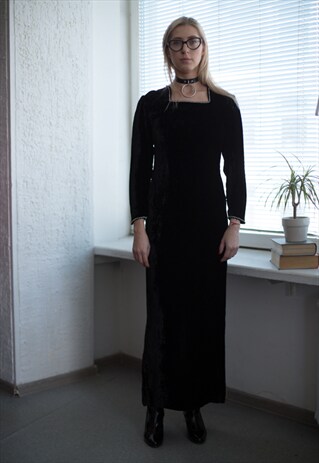 VINTAGE 60'S MAXI BLACK VELVET LONG SLEEVED DRESS