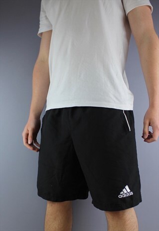 VINTAGE ADIDAS SHORTS IN BLACK WITH POCKETS AND EMBROIDERED