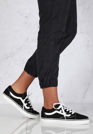 LACE UP CANVASS SUEDE PUMP IN BLACK
