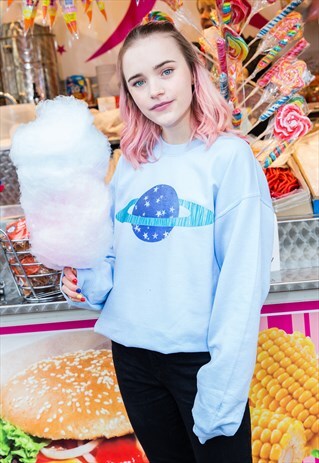 OVERSIZED SWEATER IN BABY BLUE WITH PLANET BLUE STARS PRINT