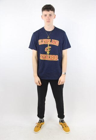 VINTAGE CLEVELAND CAVALIERS TSHIRT