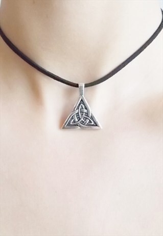 TRIQUETRA CHOKER - SUEDE CHOKER