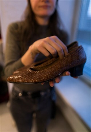 VINTAGE 70'S BROWN LEATHER WOVEN SHOES