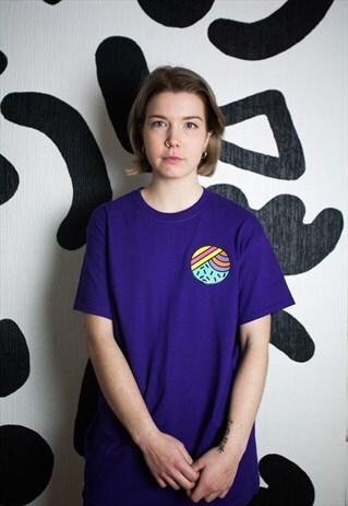 SHORT SLEEVE THROWBACK T-SHIRT IN PURPLE