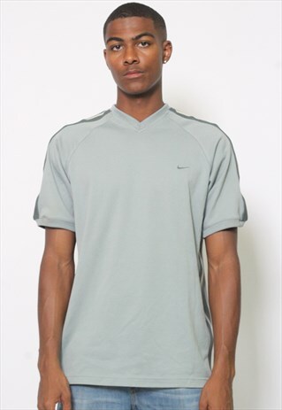 VINTAGE NIKE T-SHIRT