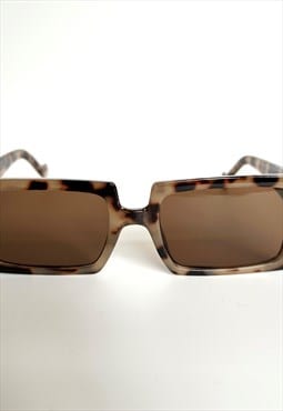 Tortoiseshell rectangle sunglasses