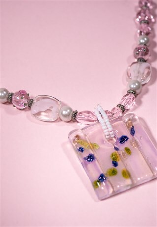 VINTAGE PINK GLASS NECKLACE