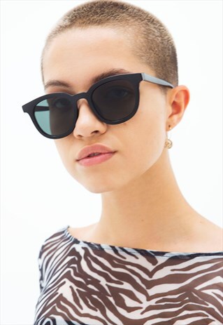 ANDI - CLASSIC ROUNDED BLACK SUNGLASSES