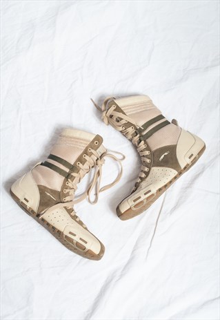 Vintage Y2K Greyhound Boxing Boots in Beige Leather