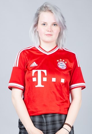 BAYERN MUNCHEN FOOTBALL JERSEY