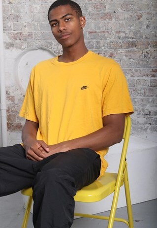 VINTAGE NIKE LOGO T-SHIRT YELLOW