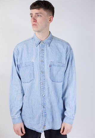 VINTAGE LEVI'S 90'S LIGHT WASH DENIM SHIRT