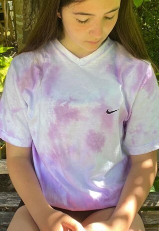 LILAC TIE DYE NIKE VINTAGE T-SHIRT