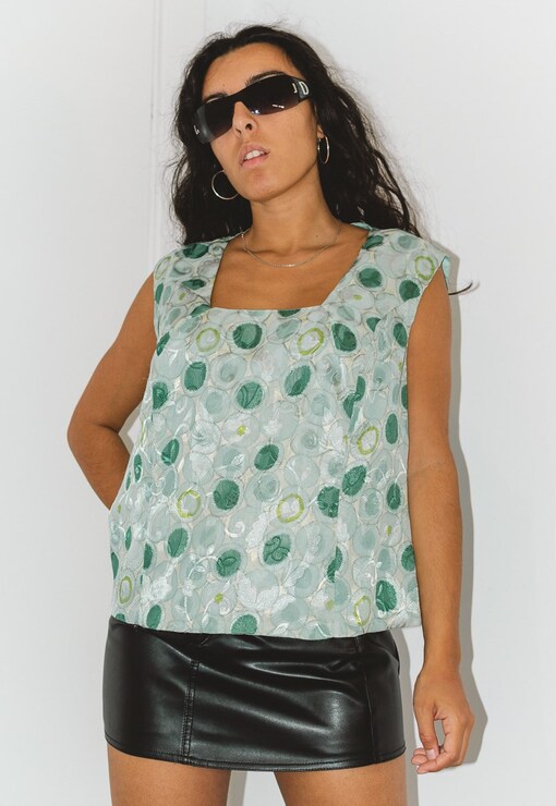 garment image