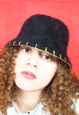 BLACK FLUFFY BUCKET HAT