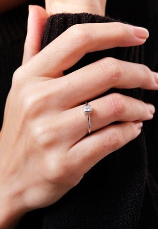 CLASSIC SOLITAIRE SQUARE STERLING SILVER RING