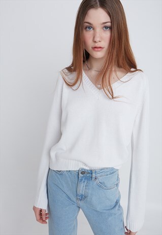 V-NECK JUMPER - WHITE