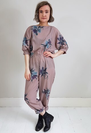 VINTAGE 80'S MAUVE BOTANICAL PRINT BACK BUTTON JUMPSUIT