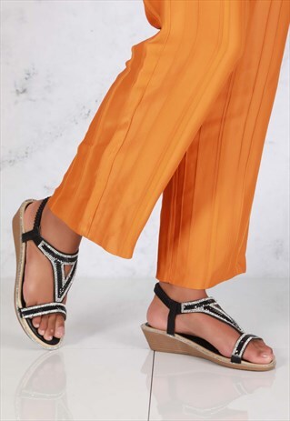 SLINGBACK DIA V DETAIL L WEDGE IN BLACK