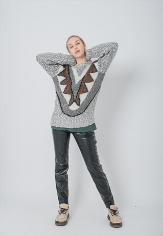 VINTAGE 80S MINIMAL SOFT JUMPER IN GREY TRIANGLE PATTERN