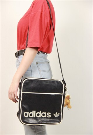 VINTAGE ADIDAS SIDE BAG
