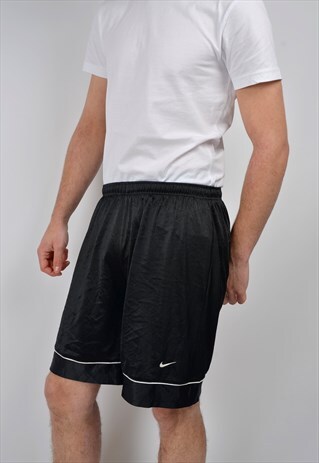 VINTAGE NIKE SPORTS SHORTS IN BLACK