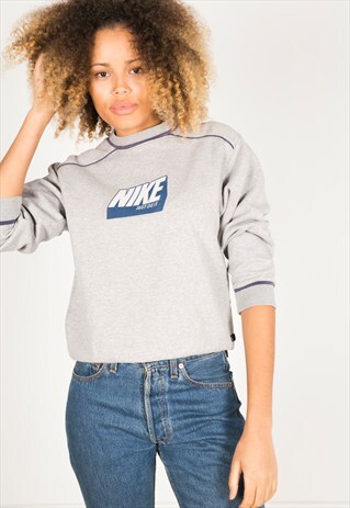 VINTAGE 90S USA NIKE SWEATSHIRT