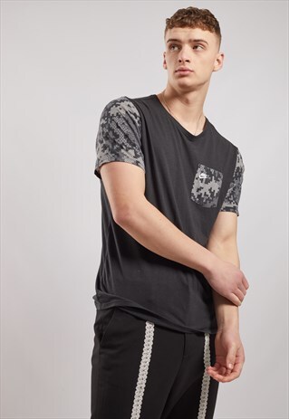 VINTAGE NIKE T-SHIRT