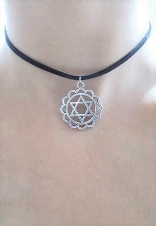 STAR FLOWER CHOKER - BLACK CHOKER NECKLACE