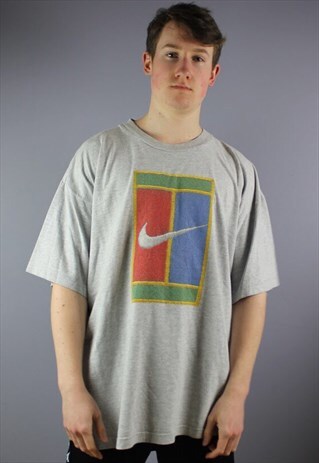 VINTAGE NIKE CHALLENGE COURT T-SHIRT IN GREY WITH PRINTING
