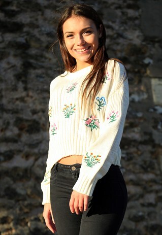 EMBROIDERED KNIT - WHITE
