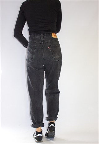 VINTAGE LEVI'S DISTRESSED BLACK MOM JEANS