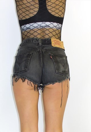 VINTAGE 80'S BLACK 501 LEVI SHORTS SIZE 4