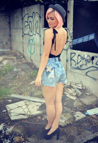 CALVIN KLEIN SPIKE STUDDED HIGH WAISTED FRAYED DENIM SHORTS