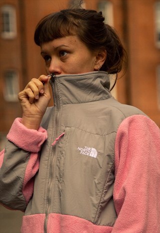 THE NORTH FACE DENALI FLEECE JACKET IN A VIBRANT PINK
