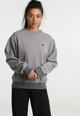 90S NIKE EMBROIDERED LOGO SWEATSHIRT