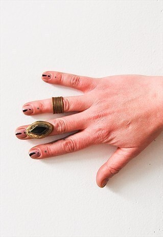 VINTAGE ETHNIC 2 X GOLD METAL RINGS BLACK TRIANGULAR STONE