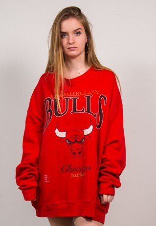VINTAGE 90'S RED CHICAGO BULLS OVERSIZED SWEATSHIRT