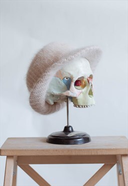 Vintage 80s Narrow Brim Knit Woman Hat in Cream
