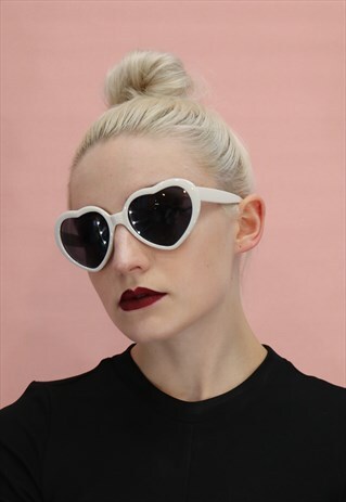 WHITE PLASTIC HEART SHAPED SUNGLASSES