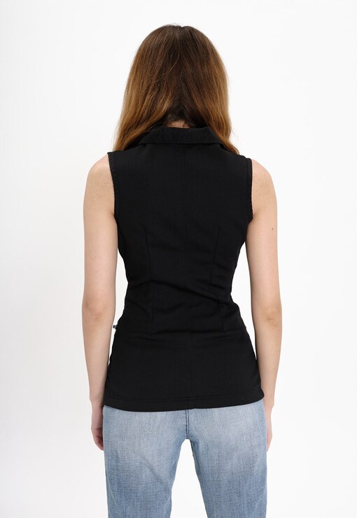 garment image