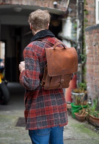 THE VINTAGE BROWN LONDON SATCHEL BACKPACK (MULTI USE)