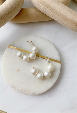 GOLD FAUX PEARL RESIN HOOP CIRCLE ROUND HOOK EARRINGS