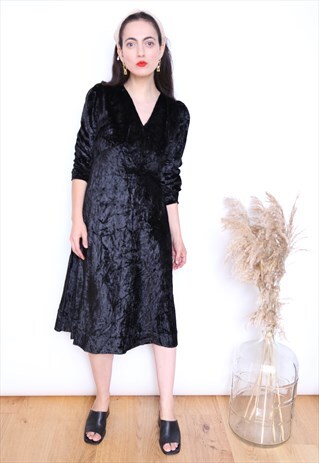VINTAGE 90S BLACK VELVET LONG SLEEVE MIDI DRESS