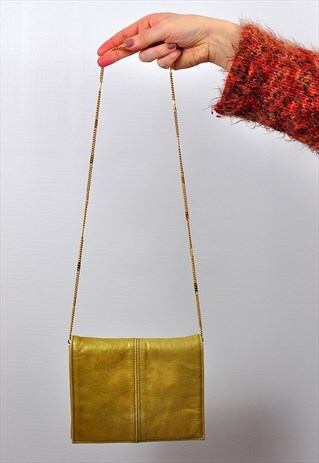 VINTAGE SMALL PATENT PALE GOLD CHAIN LEATHER SHOULDER BAG