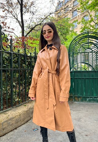 KZELL PU TRENCH COAT WITH HIGH COLLAR IN CAMEL 
