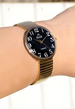 GOLD WATCH WITH EXPANDER STRAP
